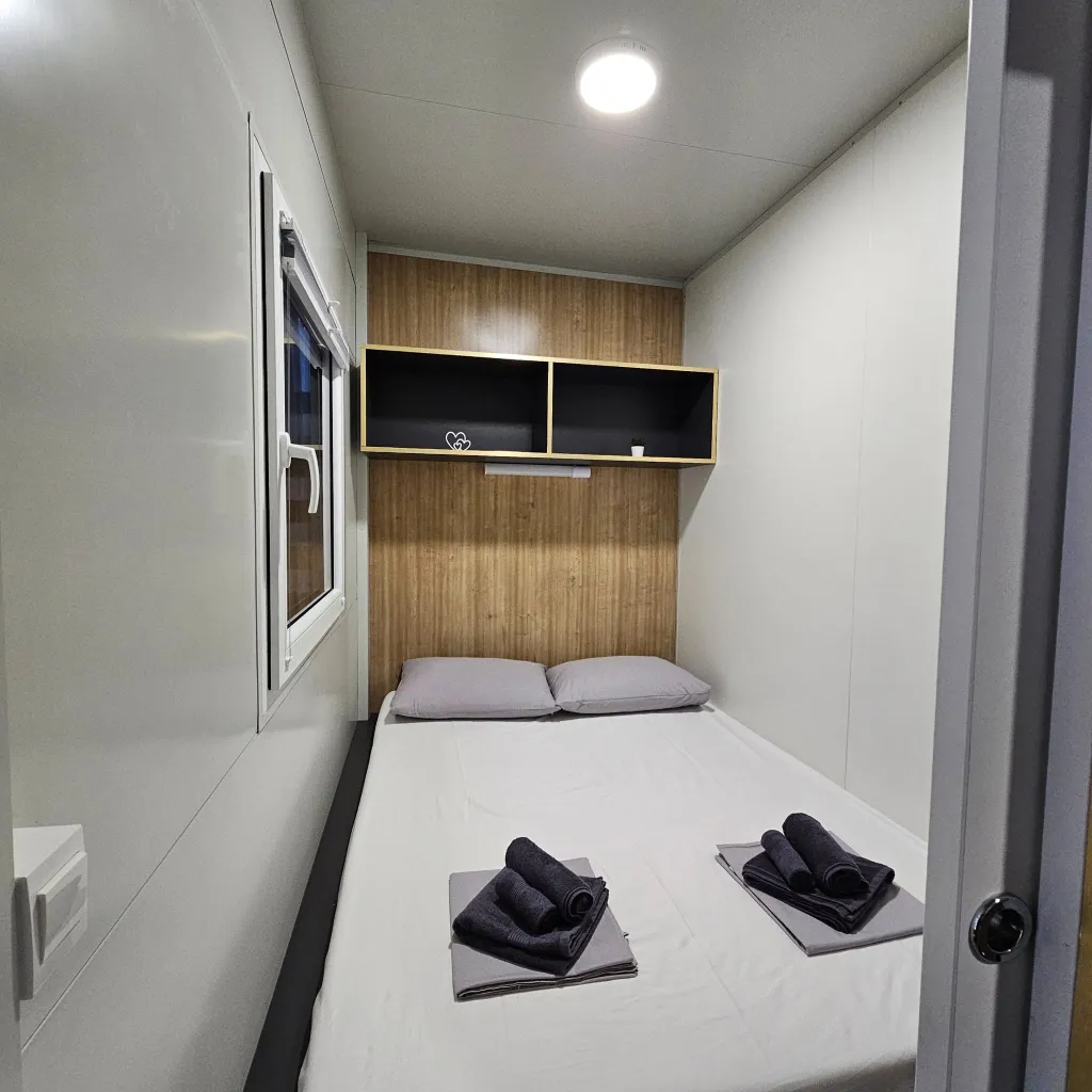 Mobile Home for 4-5 Guests in Pakostane, Croatia