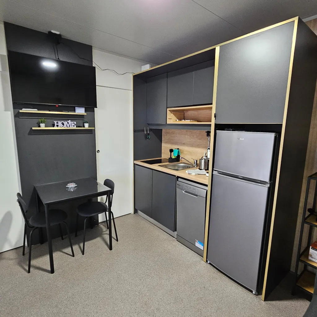 Mobile Home for 4-5 Guests in Pakostane, Croatia