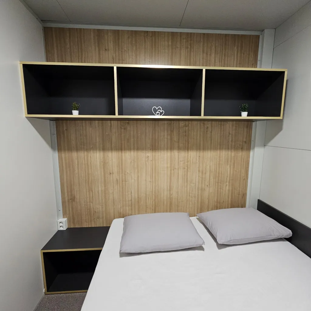 Mobile Home for 4-5 Guests in Pakostane, Croatia