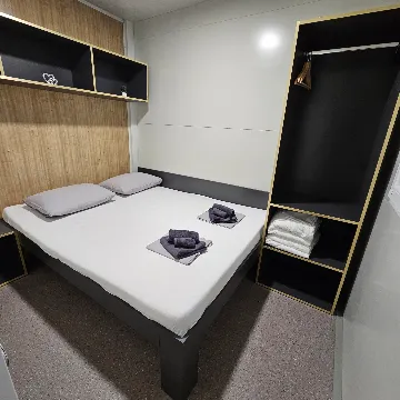 Mobile Home for 4-5 Guests in Pakostane, Croatia