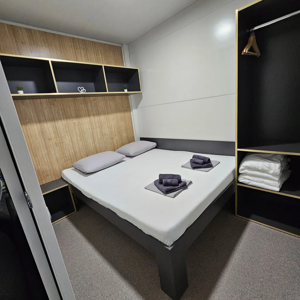 Mobile Home for 4-5 Guests in Pakostane, Croatia