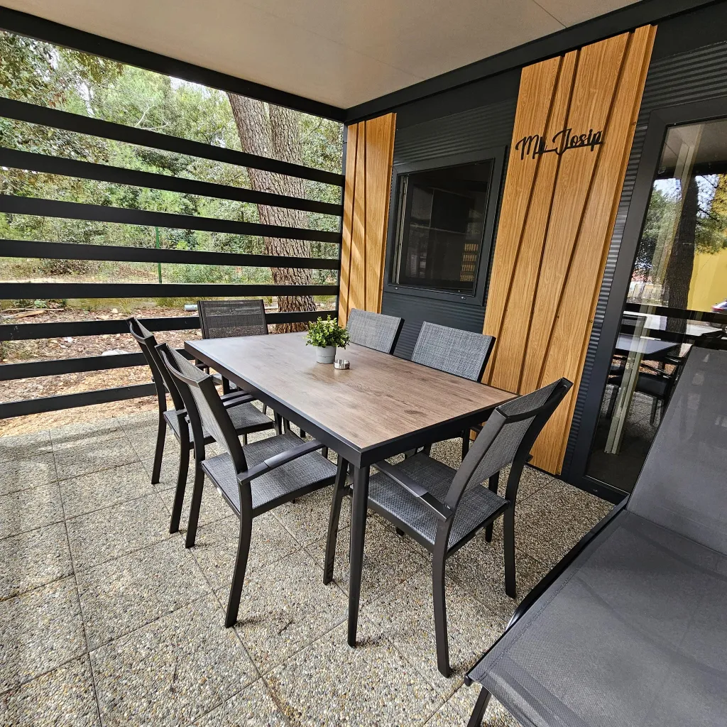 Mobile Home in Pakostane for 4 Guests (Up to 5)