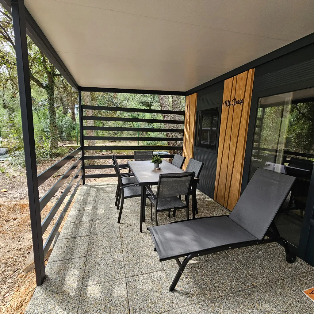 Mobile Home in Pakostane for 4 Guests (Up to 5)