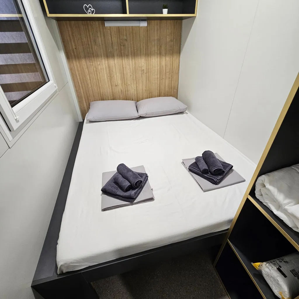 Mobile Home in Pakostane for 4 Guests (Up to 5)