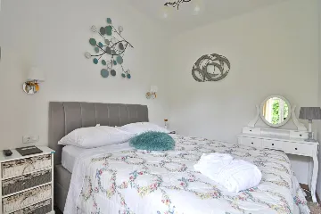 Split 1-Bedroom Apartment for 2 near Sandy Beach