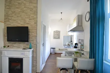 Split 1-Bedroom Apartment for 2 near Sandy Beach