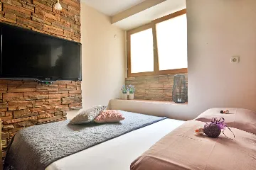 1-Bedroom Apartment in Vis for 2 Guests