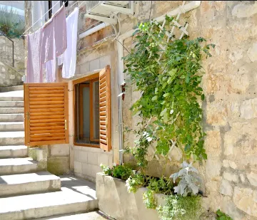 1-Bedroom Apartment in Vis for 2 Guests
