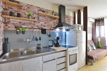 Split Balcony Apartment for 2 Guests