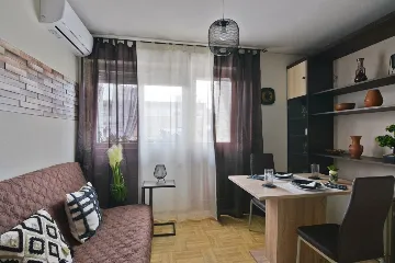 Split Balcony Apartment for 2 Guests