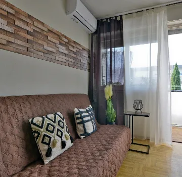 Split Balcony Apartment for 2 Guests