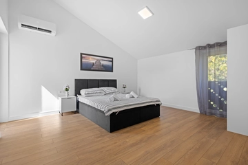 Two-Bedroom Apartment in Pula