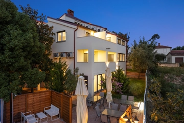 Two-Bedroom Apartment in Pula