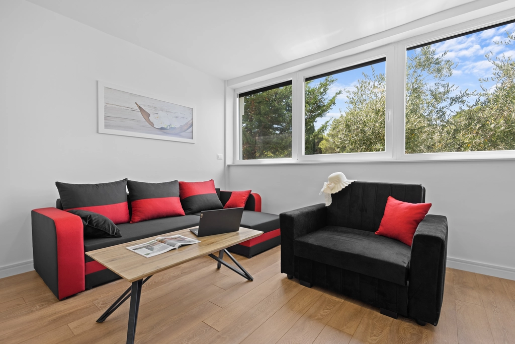 2-Bedroom Apartment in Pula for 4 Guests