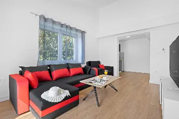 Two-Bedroom Apartment for 4 in Pula