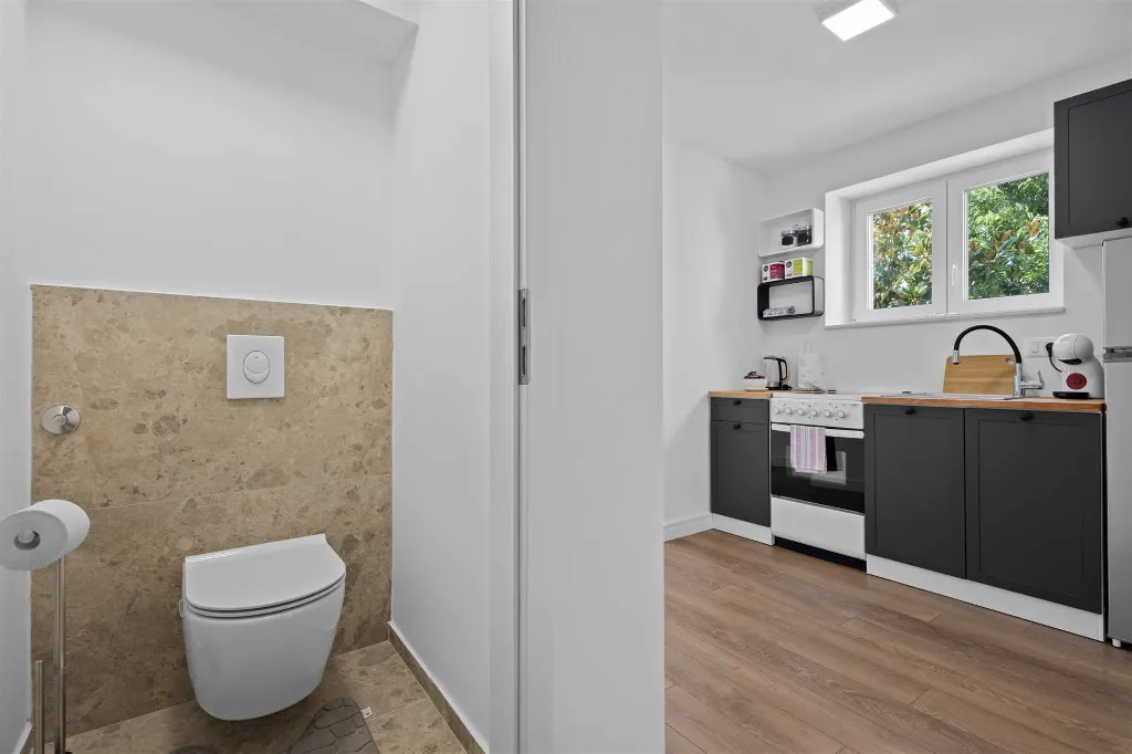 Two-Bedroom Apartment for 4 in Pula