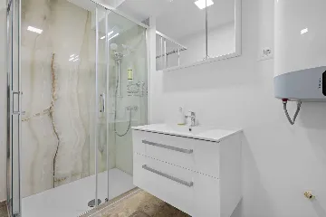 Two-Bedroom Apartment for 4 in Pula