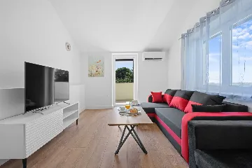 Two-Bedroom Apartment for 4 in Pula