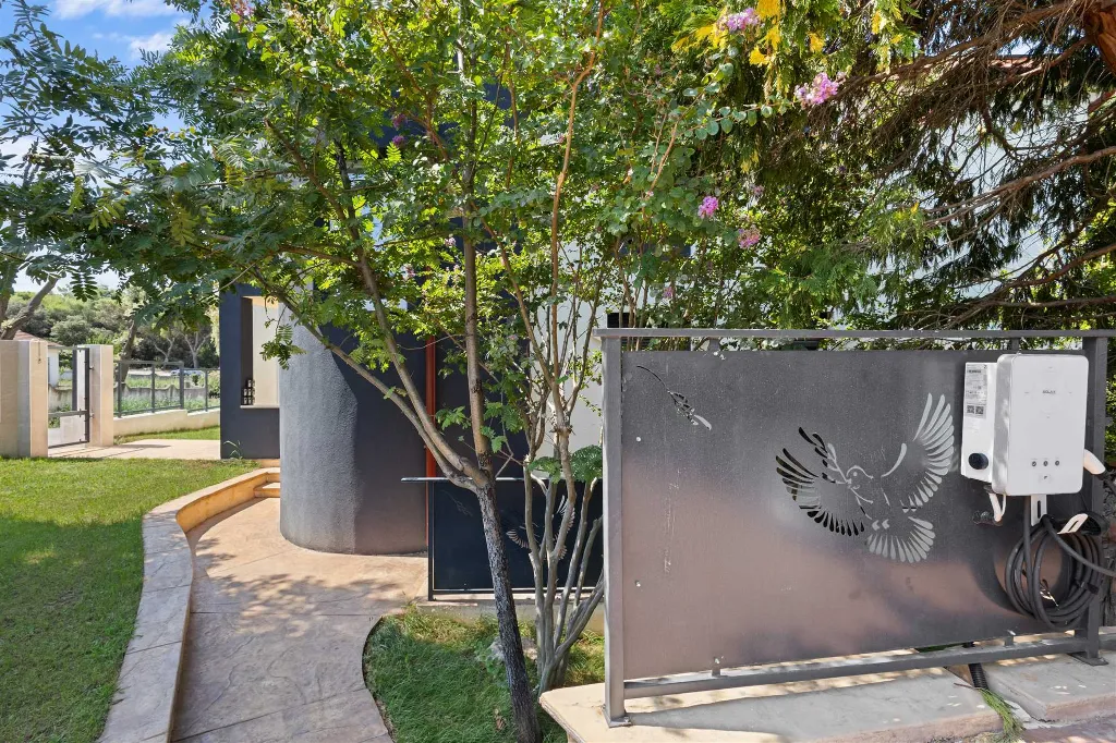 Two-Bedroom Apartment for 4 in Pula