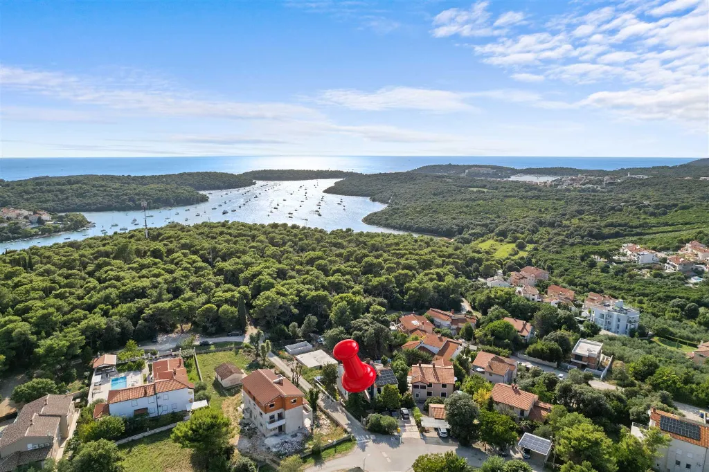 Two-Bedroom Apartment for 4 in Pula