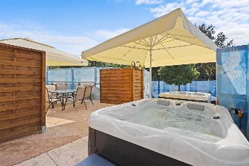 Two-Bedroom Apartment in Pula