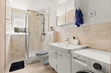 Medulin 3-Bedroom Apartment for 6 Guests