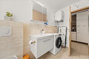 Medulin 3-Bedroom Apartment for 6 Guests