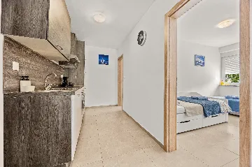 Medulin 3-Bedroom Apartment for 6 Guests