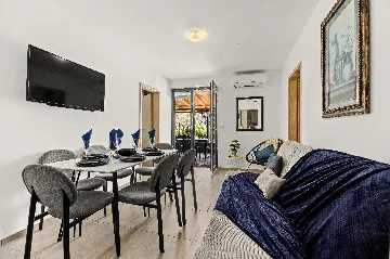 Medulin 3-Bedroom Apartment for 6 Guests