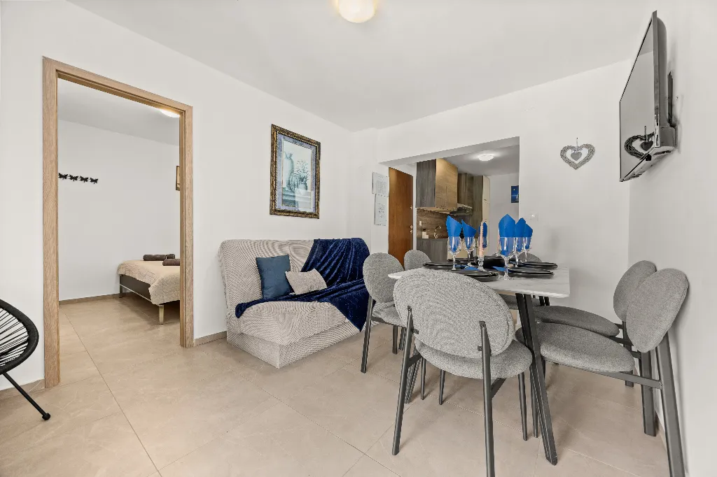 Medulin 3-Bedroom Apartment for 6 Guests