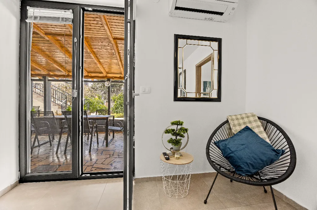 Medulin 3-Bedroom Apartment for 6 Guests