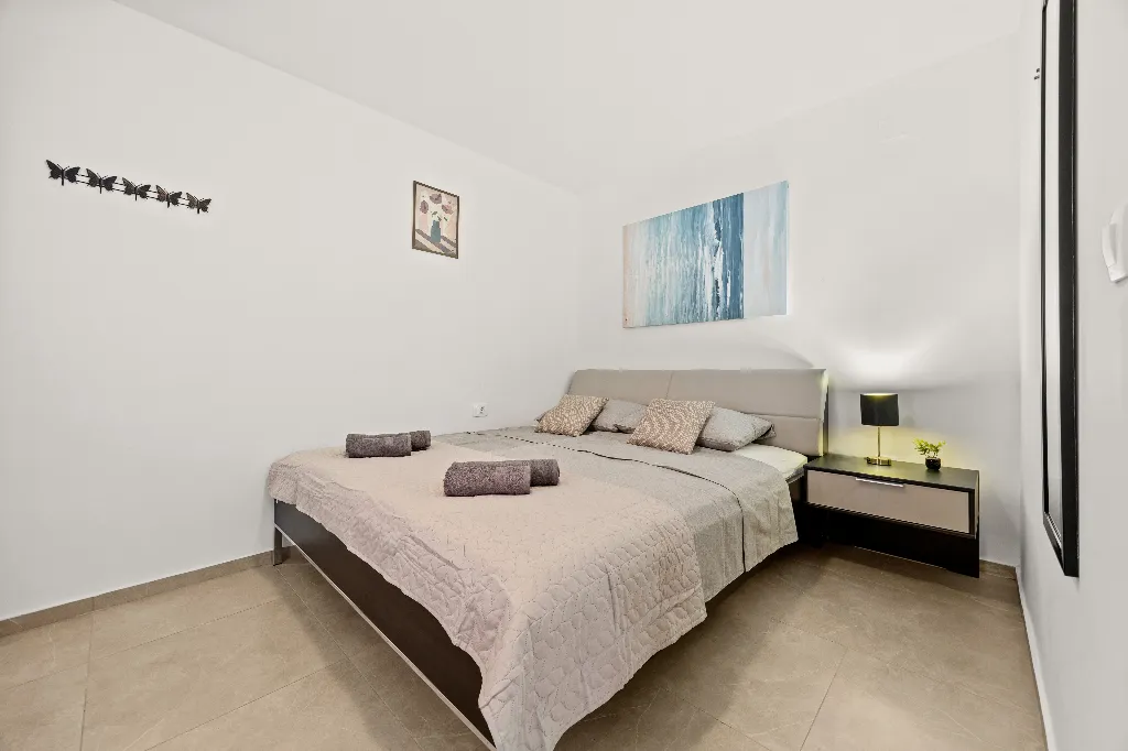 Medulin 3-Bedroom Apartment for 6 Guests
