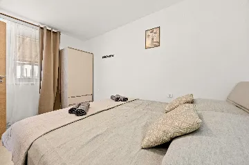 Medulin 3-Bedroom Apartment for 6 Guests