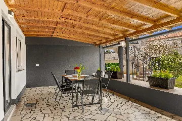 Medulin 3-Bedroom Apartment for 6 Guests