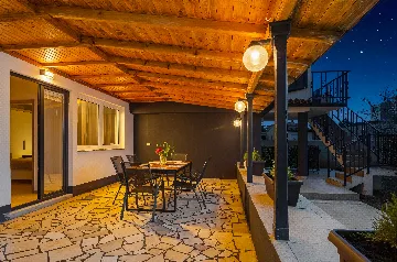 Medulin 3-Bedroom Apartment for 6 Guests