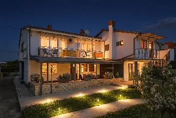 Medulin 3-Bedroom Apartment for 6 Guests