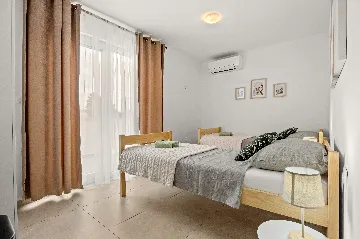 Medulin Apartment for 4 Guests with Terrace