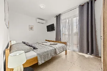 Medulin Apartment for 4 Guests with Terrace