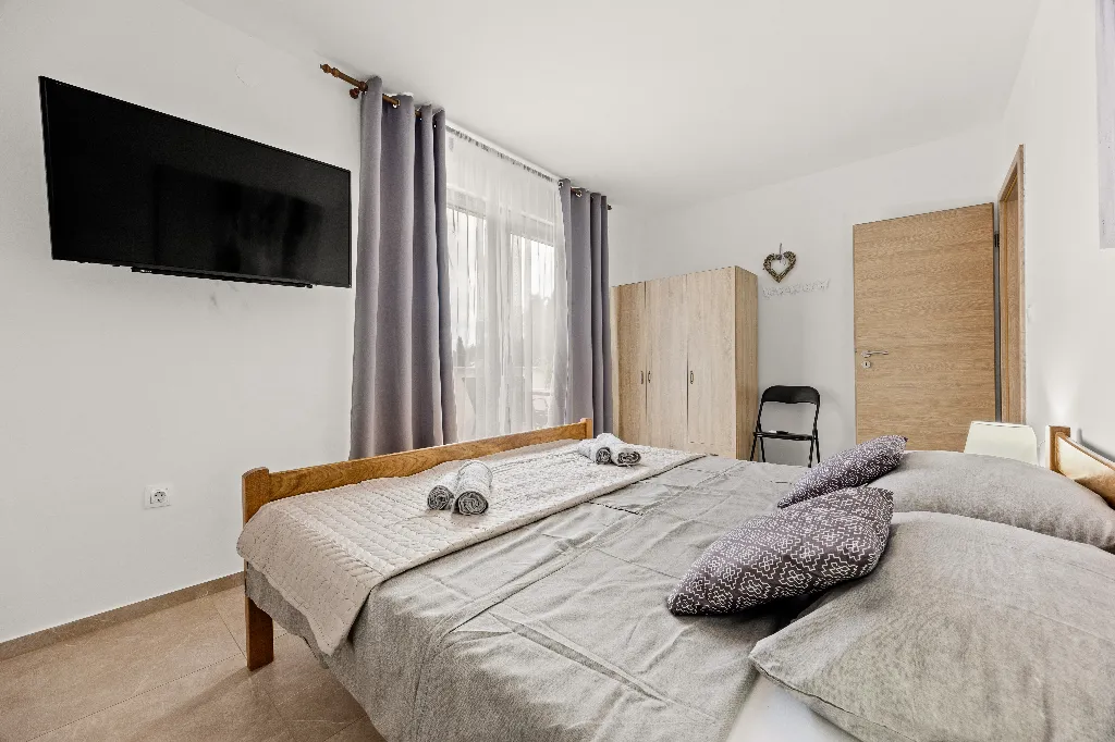 Medulin Apartment for 4 Guests with Terrace