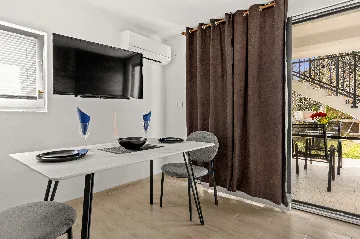 Medulin Studio Apartment for 2 Guests with Parking