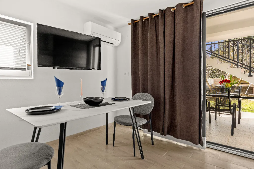 Medulin Studio Apartment for 2 Guests with Parking
