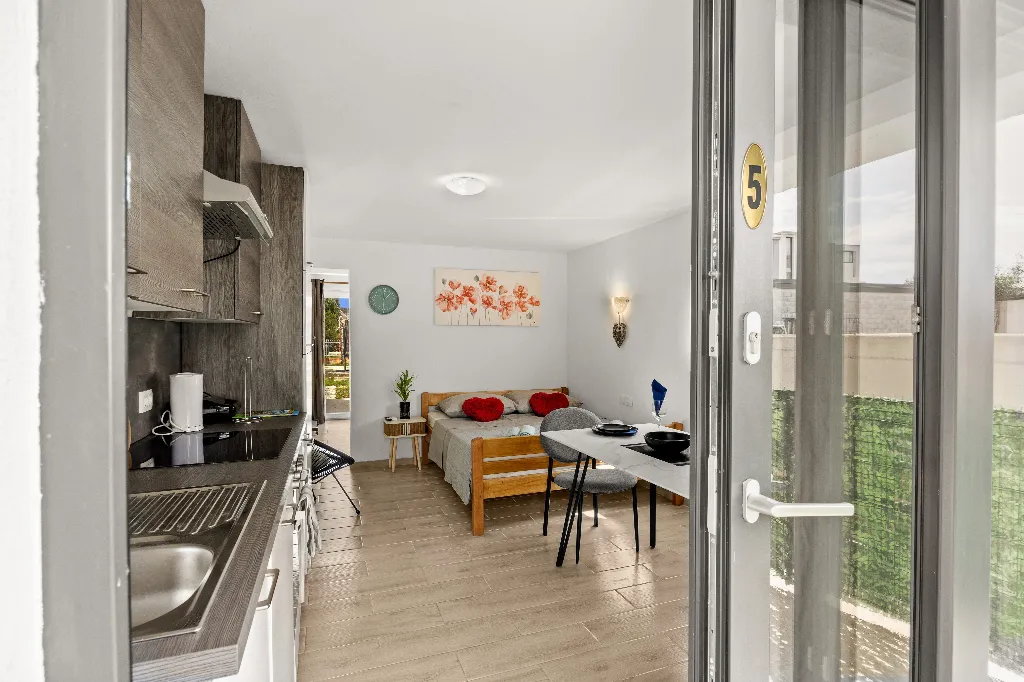 Medulin Studio Apartment for 2 Guests with Parking