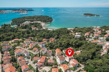 Rovinj 4-Bedroom House with Jacuzzi for 8