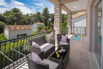 Rovinj 4-Bedroom House with Jacuzzi for 8