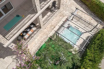 Rovinj 4-Bedroom House with Jacuzzi for 8