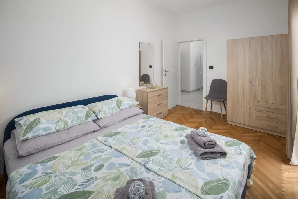 Rovinj 4-Bedroom House with Jacuzzi for 8