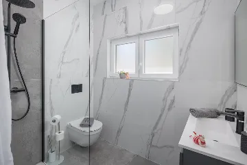 Rovinj 4-Bedroom House with Jacuzzi for 8