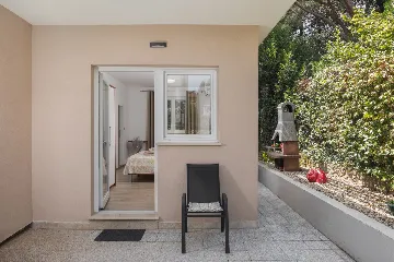 Rovinj 4-Bedroom House with Jacuzzi for 8