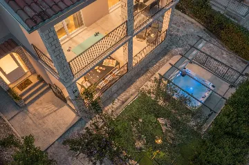 Rovinj 4-Bedroom House with Jacuzzi for 8