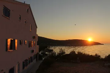 Hvar Apartment for 2 Guests Near Private Beach